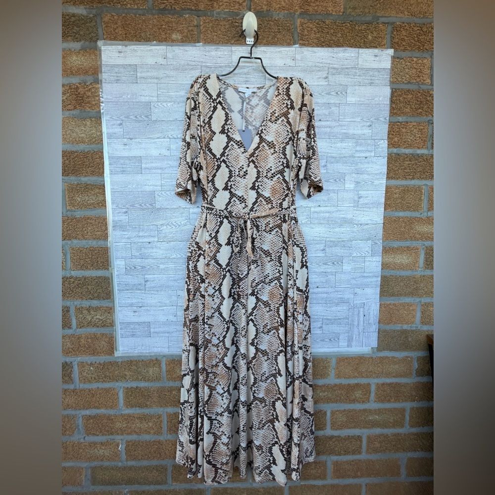 Preston & York
Sydney Antelope Print Knit V-Neck Short Sleeve Tie Waist Midi L